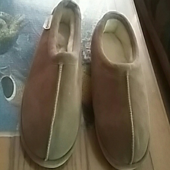 BEARPAWS SLIP ONS SHOES - Picture 3 of 6